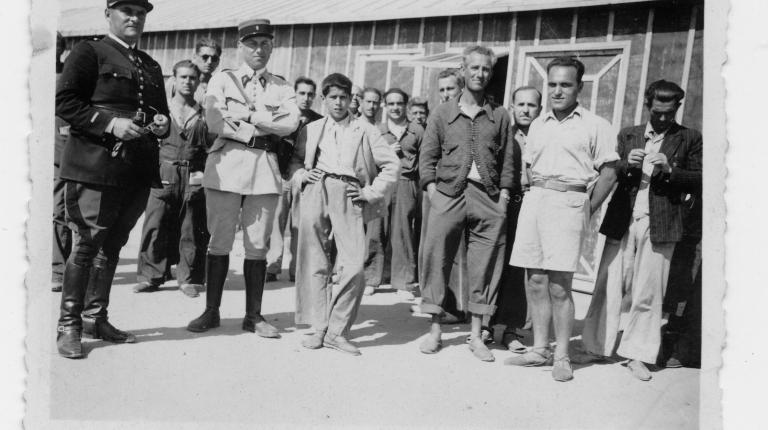 Camp de Bram 14 juillet 1939  Fonds Maria-Amparo Karner 12 DV 1 /7