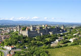 vue sur les remparts avec la ville en arriere plan